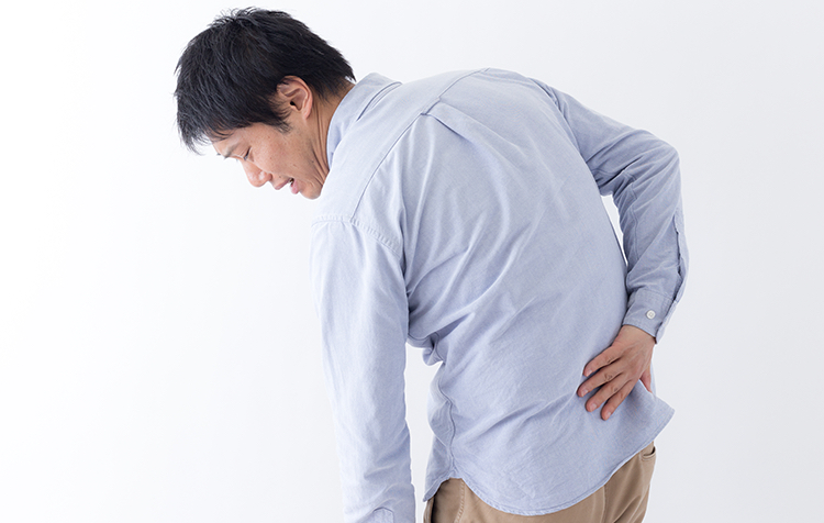 背中の痛みの原因 症状 疾患ナビ 健康サイト