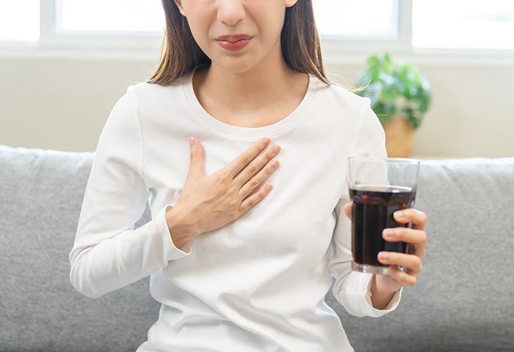 げっぷがよく出るのはなぜ？病気が原因？げっぷと健康上の関係を解説