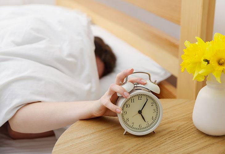 朝起きられない（目覚めが悪い）のはなぜ？原因や対策、考えられる病気を紹介