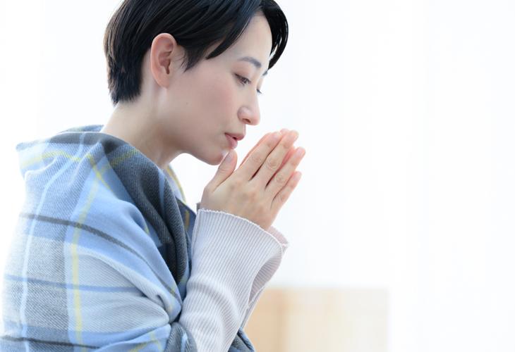 冷え症(冷え性)の原因と症状とは？種類別の改善方法を解説