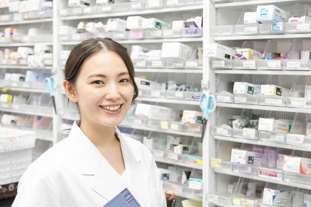 女性の薬剤師