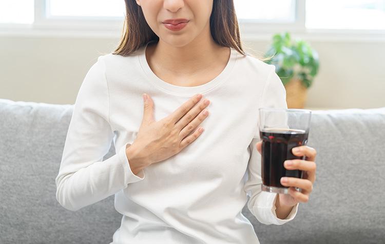 げっぷがよく出るのはなぜ？病気が原因？げっぷと健康上の関係を解説