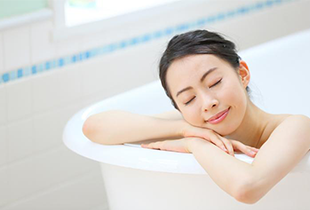 入浴による健康効果とは？疲労回復との関係や基本となる入浴方法も紹介