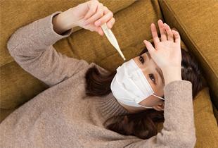 微熱かな？鼻水、のどの痛み・・・風邪と新型コロナウイルス感染症、インフルエンザの違い