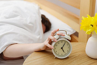 朝起きられない（目覚めが悪い）のはなぜ？原因や対策、考えられる病気を紹介