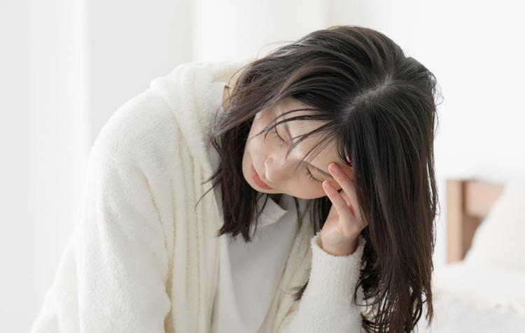 微熱が続くときの対処法とは？考えられる原因と受診の目安を紹介