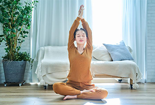 自律神経を整えるには？健康に過ごすためにすぐ実践できるセルフケアを紹介