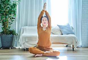 自律神経を整えるには？健康に過ごすためにすぐ実践できるセルフケアを紹介