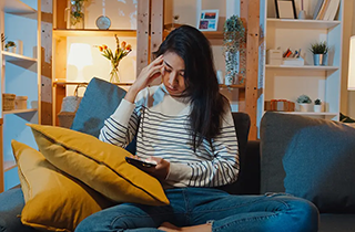 脳疲労とは？休んでも疲れがとれない、集中力が続かないのはスマートフォンなどの影響？原因と対処法も解説