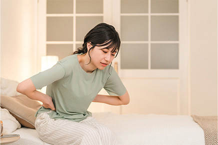 便秘に悩む女性
